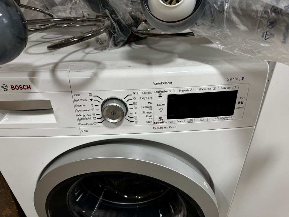 Продавам Пералня BOSCH WAV28MV3, серия 8