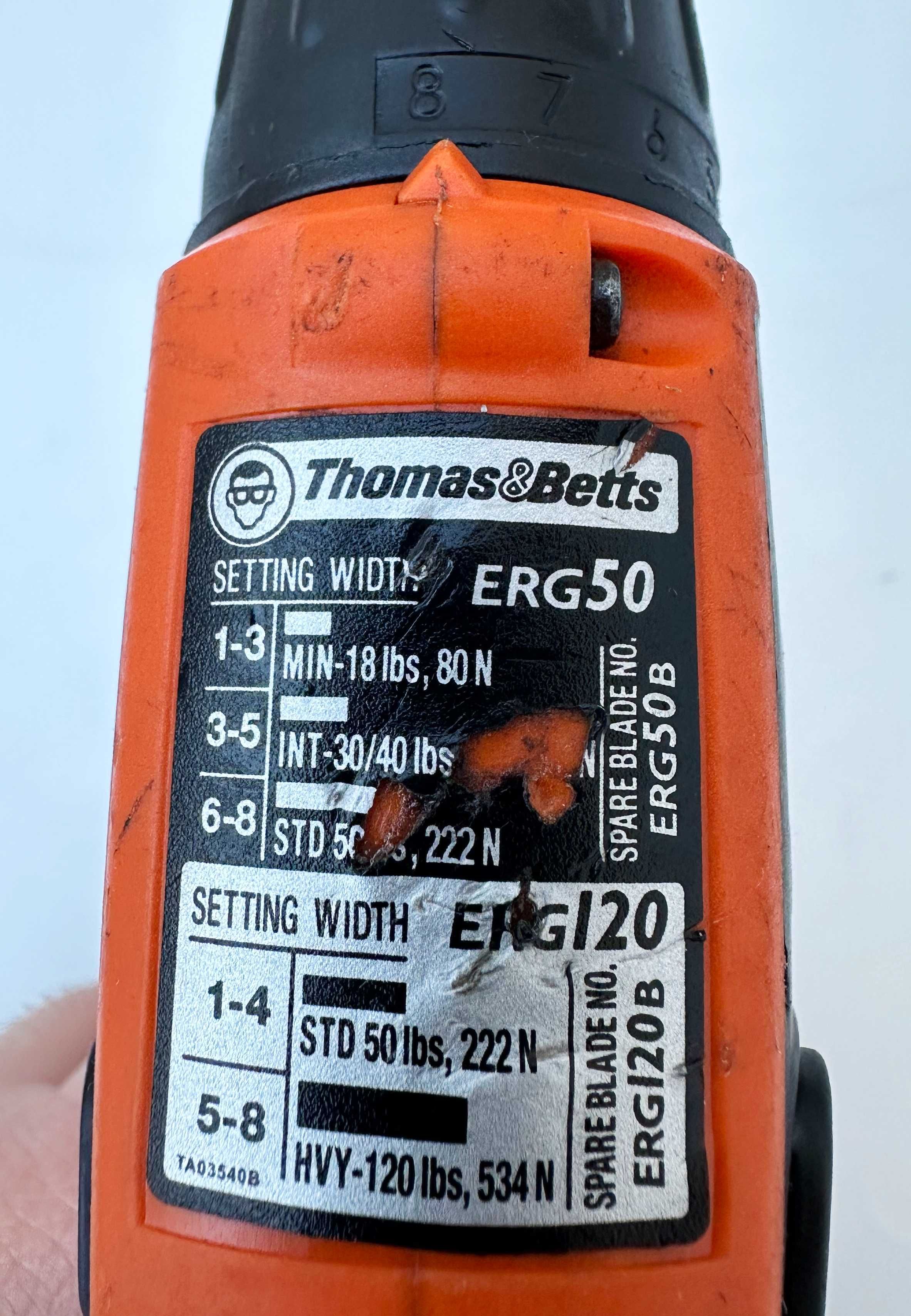 Thomas & Betts ERG120 - Инструмент за кабелни опашки