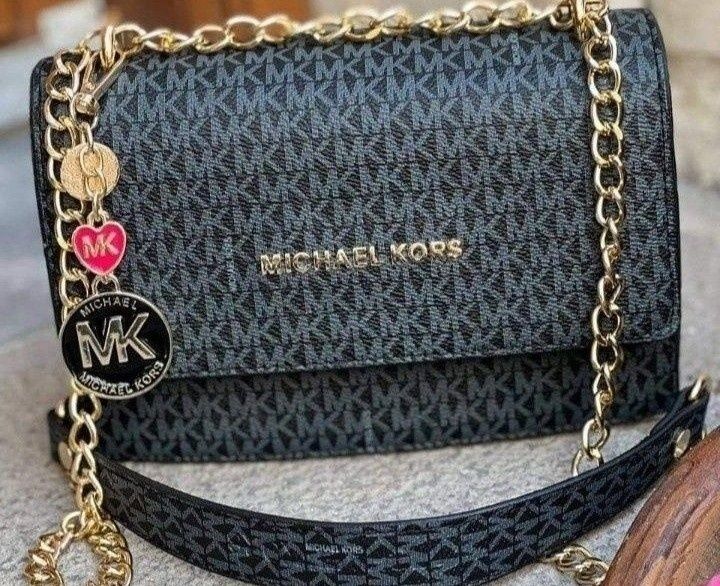Geanta mini Michael Kors new collection logo metalic auriu, saculet