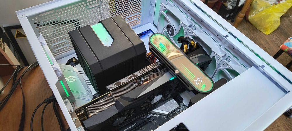 Ryzen 7 5800X3D RTX 3080Ti - 12gb DDR4 - 32гб SSD M-2-1000гб