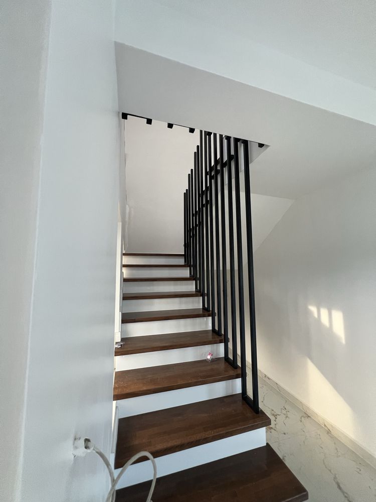 Trepte lemn  interior/ exterior ( stejar, fag, brad)