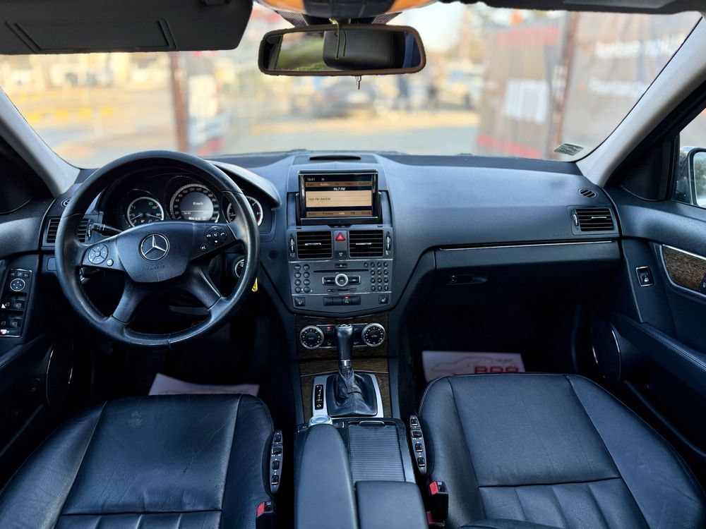 • Mercedes C Classe C220 / 2010 Euro 5 / Automat • Rate • Parc Auto •