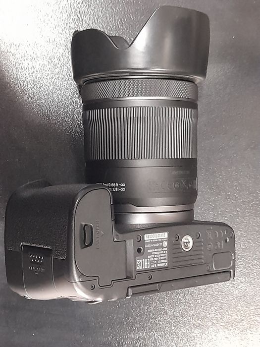 Canon eos R sotiladi