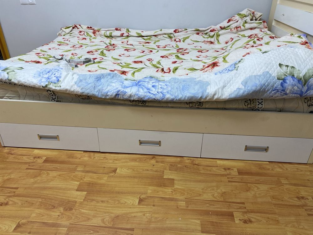 Продаются диван и кровать
