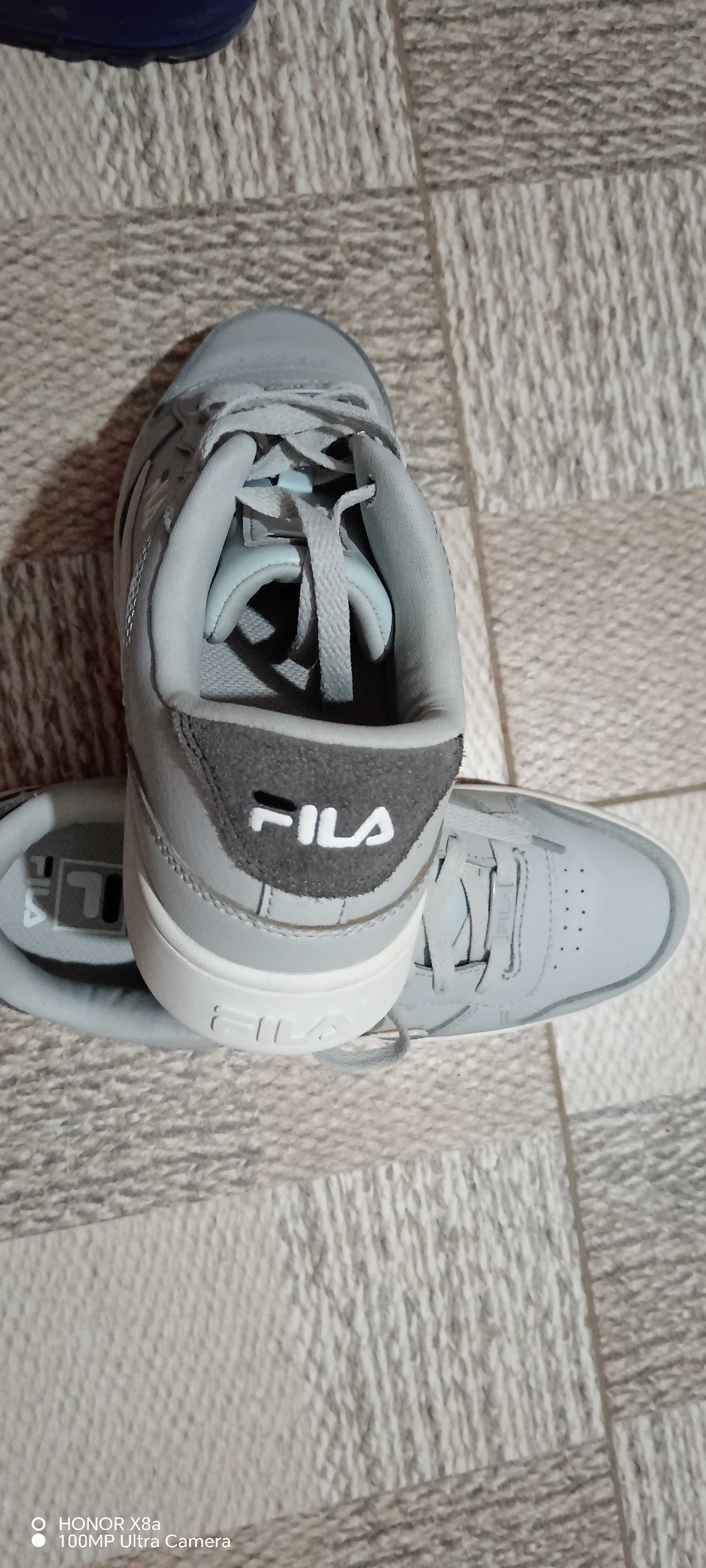 Vând Sneakers Fila