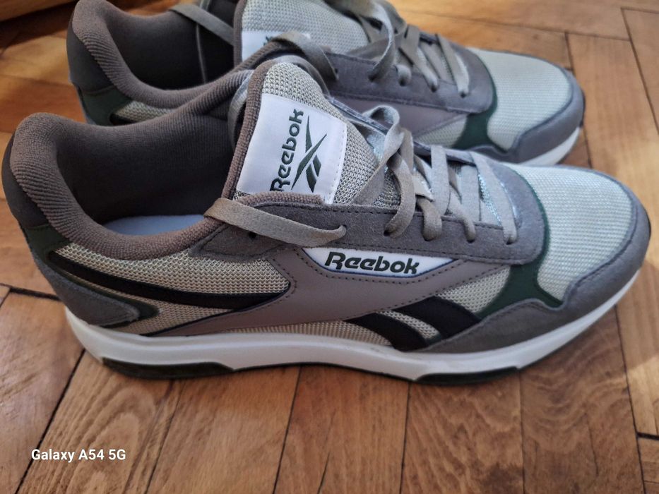 Маратонки Reebok с кутия чисто нови!!!