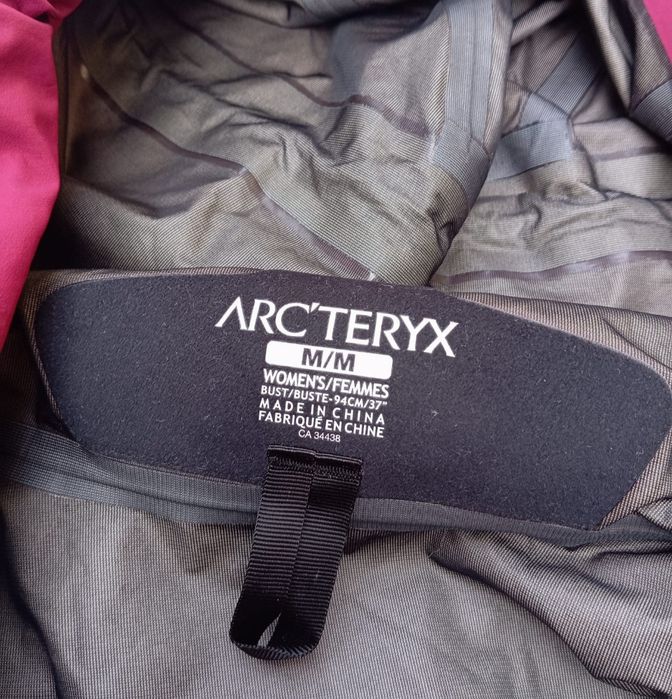 Geaca  dama  Arcteryx !