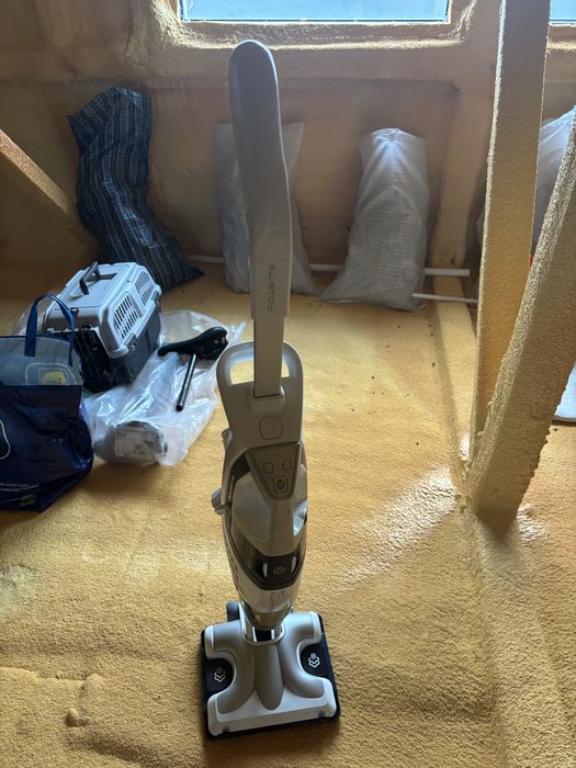 Aspirator Rowenta cu aburi