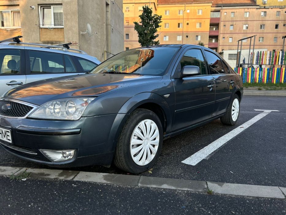 De vanzre ford mondeo !