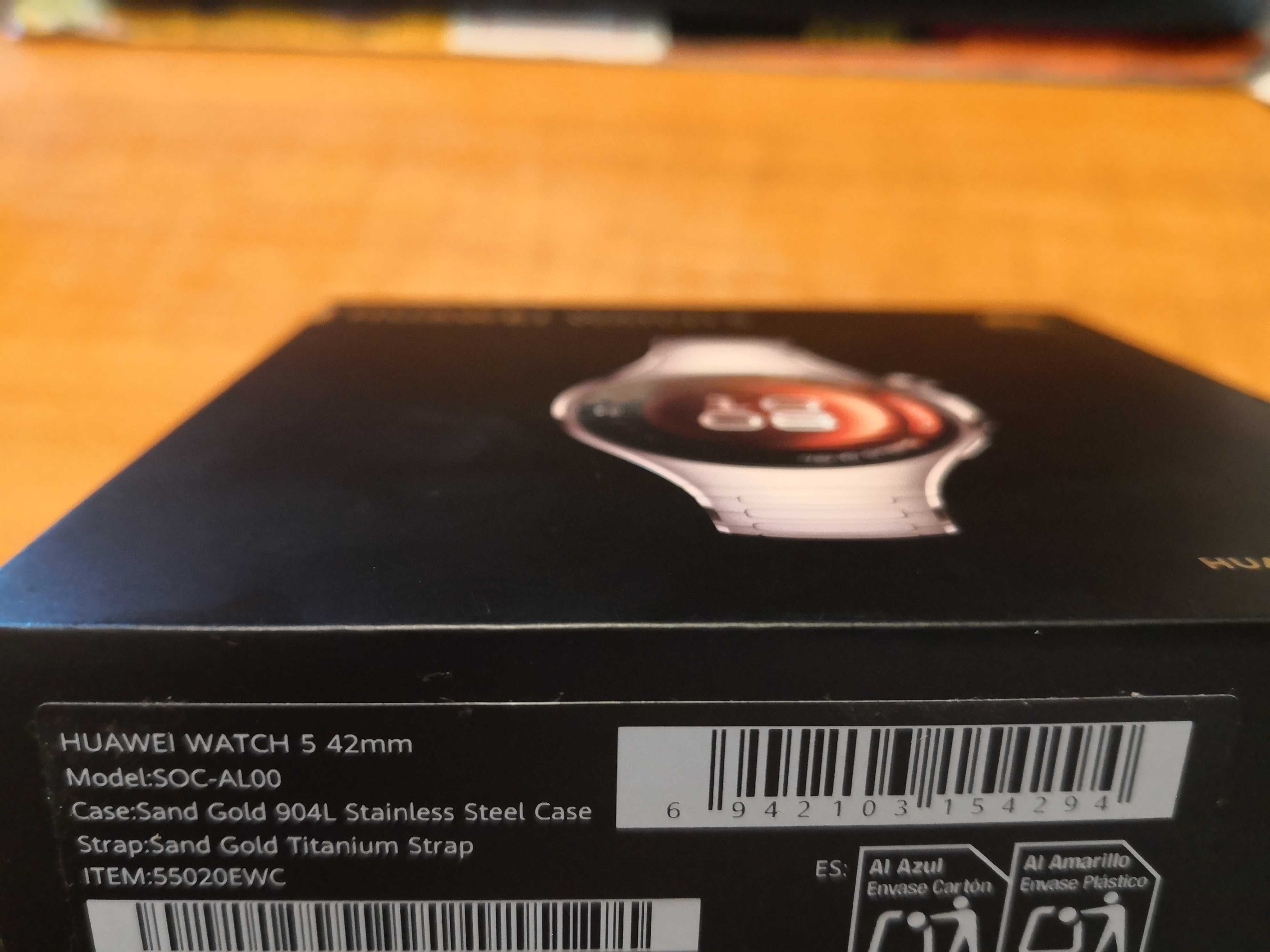 НОВ Смарт часовник Huawei Watch 5, 42mm, 48gr,Sand Gold Titanium Strap