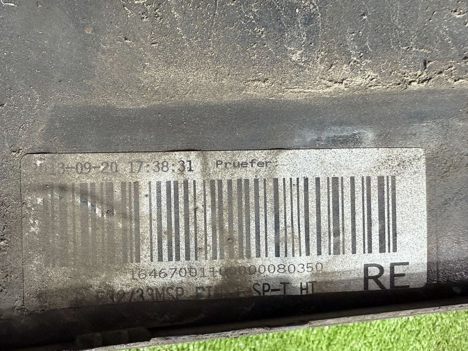 PRAG / ORNAMENT PRAG DREAPTA BMW SERIA 4 420D F32 / F33 / F36 2.0 DIESEL 2013 COD OEM 51777363396 / 7363396 / COUPE 2013-2021