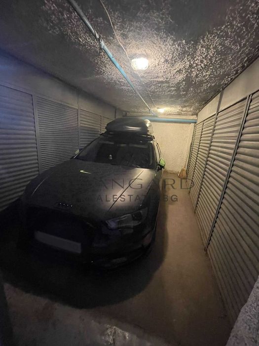 Продава се Гараж / Паркомясто в Пловдив, Център - 17 кв.м за 1118 €/кв.м - Снимка #2