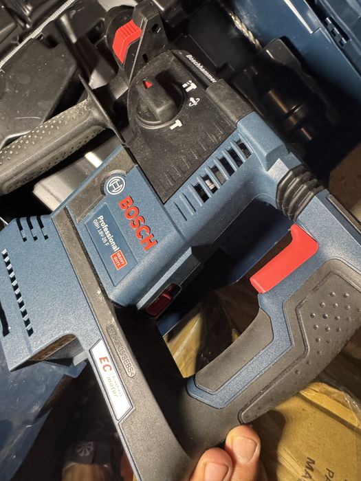 Rotopercutor Bosch 18v-25 F din 2023