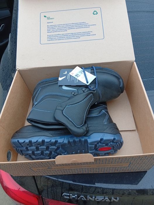 Продам ботинка новый