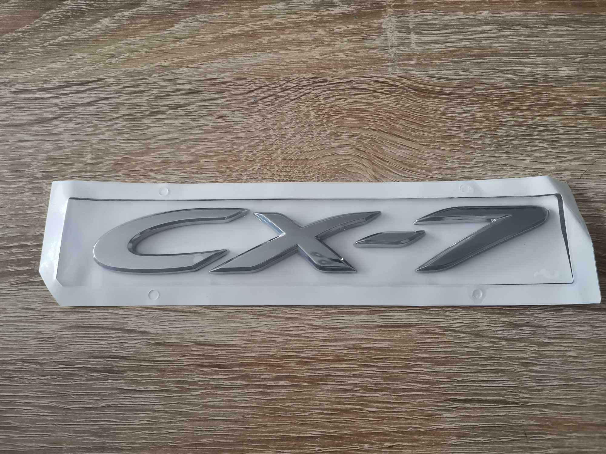 Сребрист надпис Mazda CX-7