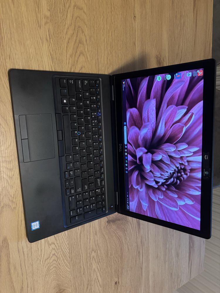 Лаптоп Dell Latitude 5590 + оригинална чанта