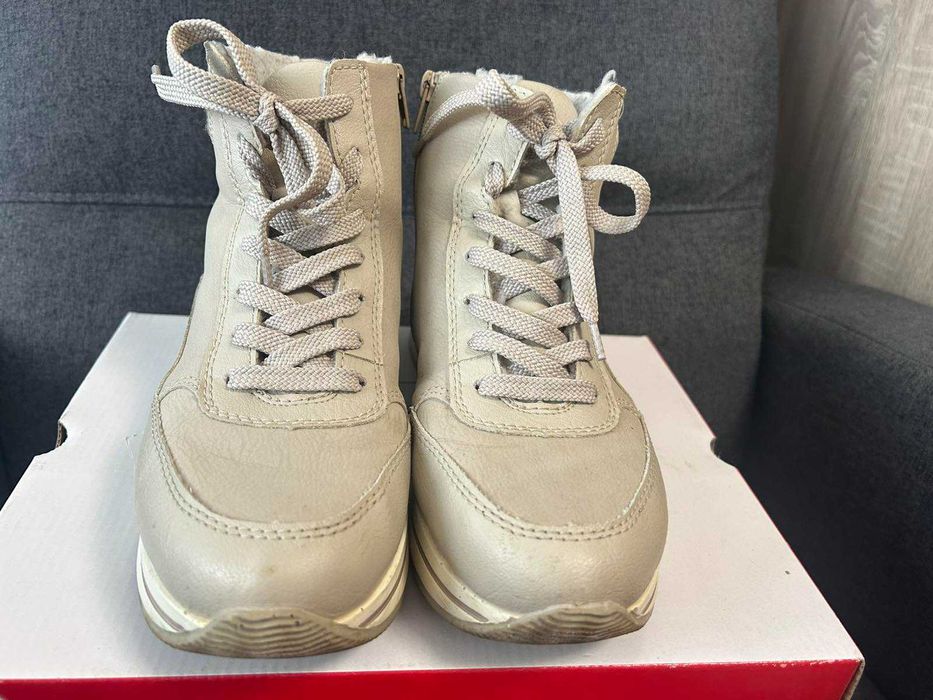 Дамски зимни боти