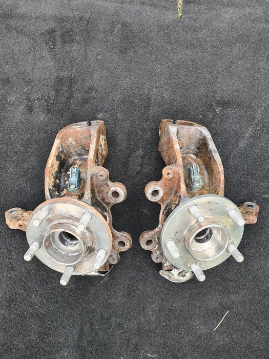 Fuzete fata, rulment stanga/ dreapta Ford Focus Mk2 ( 2004-2012)