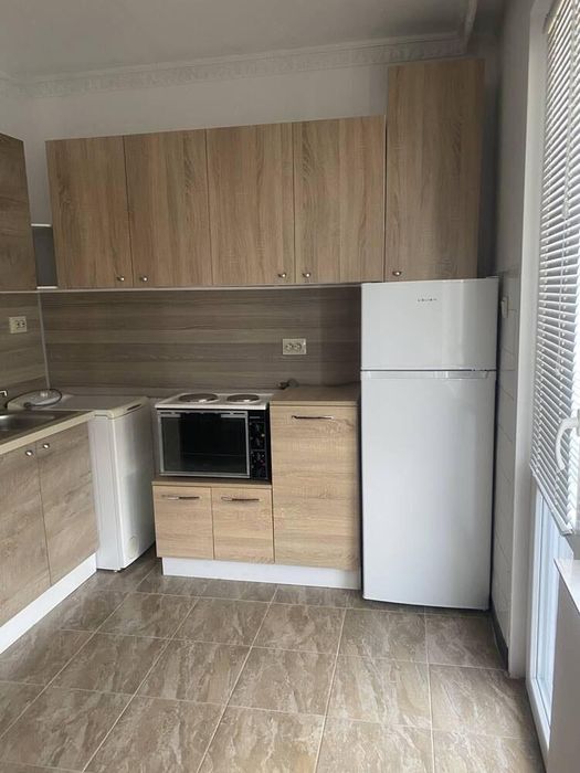 Дава се под наем Едностаен апартамент в Бургас, Център - 50 кв.м за 382.5 € - Снимка #3