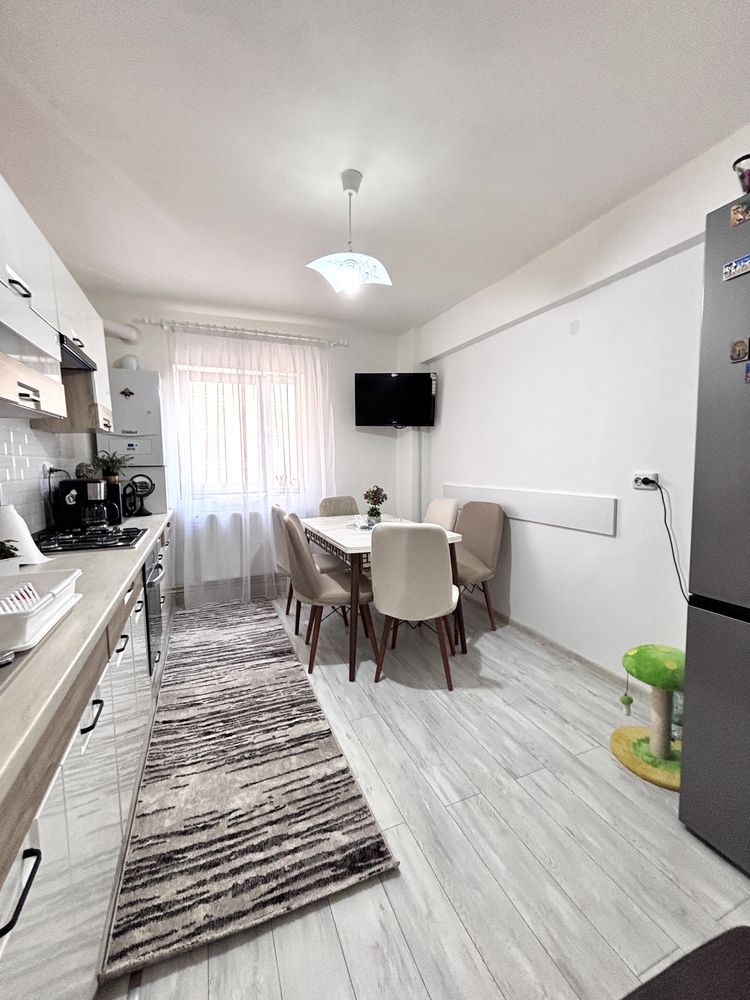 Apartament 3 camere dec, 2 bai, mobilat complet, zona Lic. Sportiv