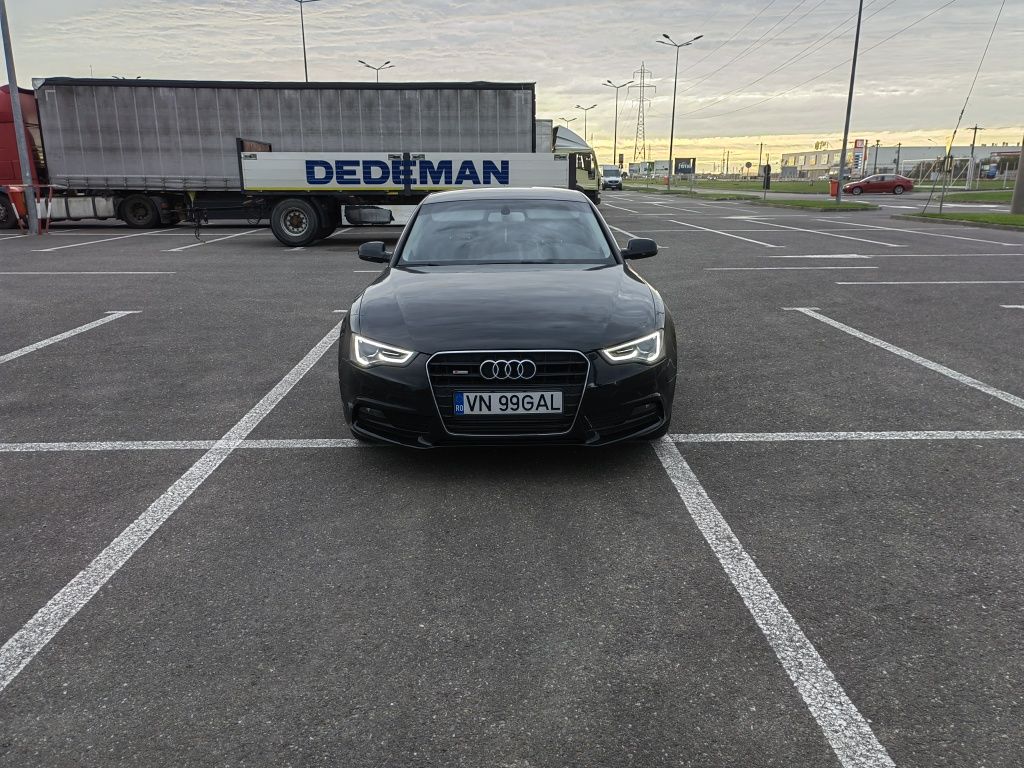 Vând Audi A5 2.0