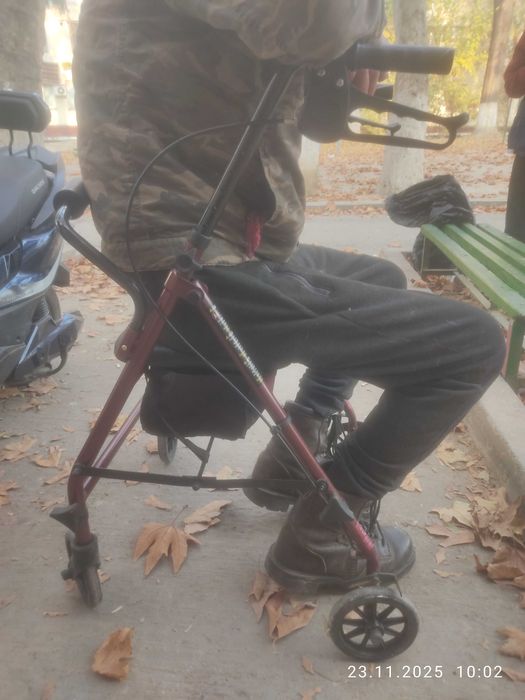 Коляска инвалидная ходунки