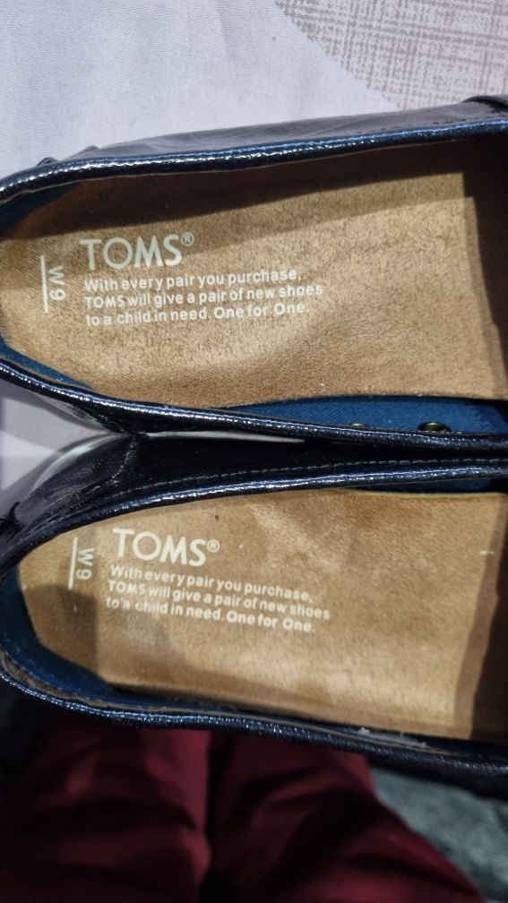 TOMS кожени обувки