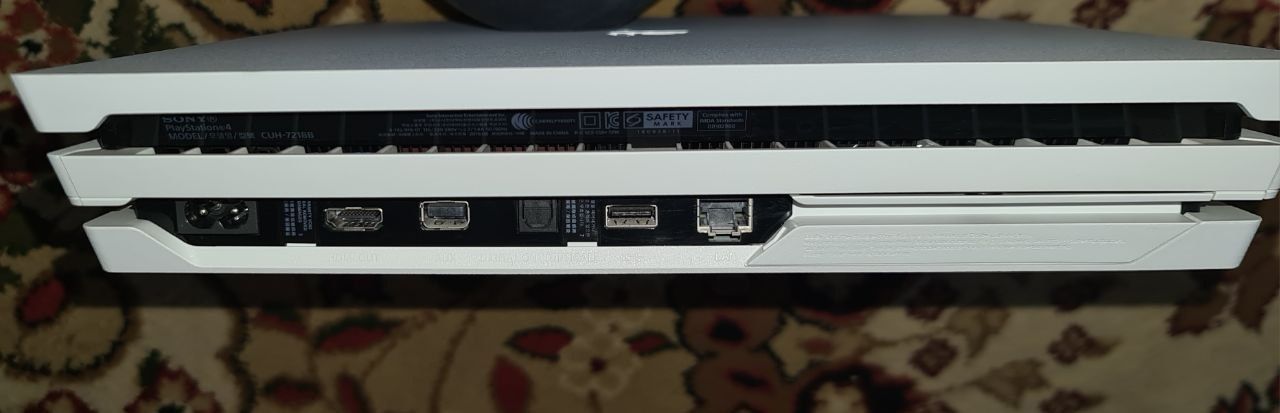 Playstation 4 Pro 9.00 Sotiladi
