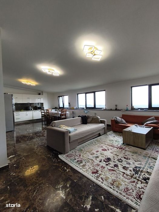 Apartament cu 5 camere-etaj intreg, 2 locuri parcare, 3 bai.