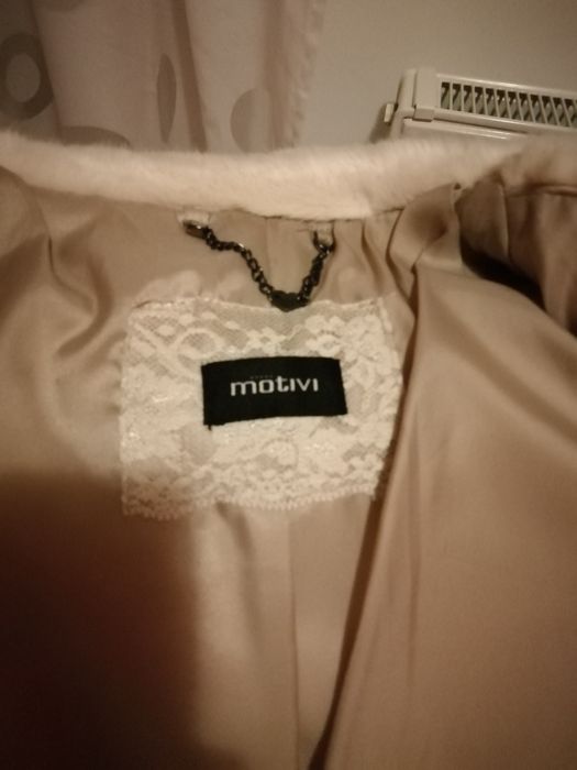 Haina blana artificiala