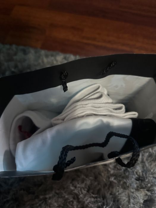 Vand Pantaloni Guess Nou cu eticheta