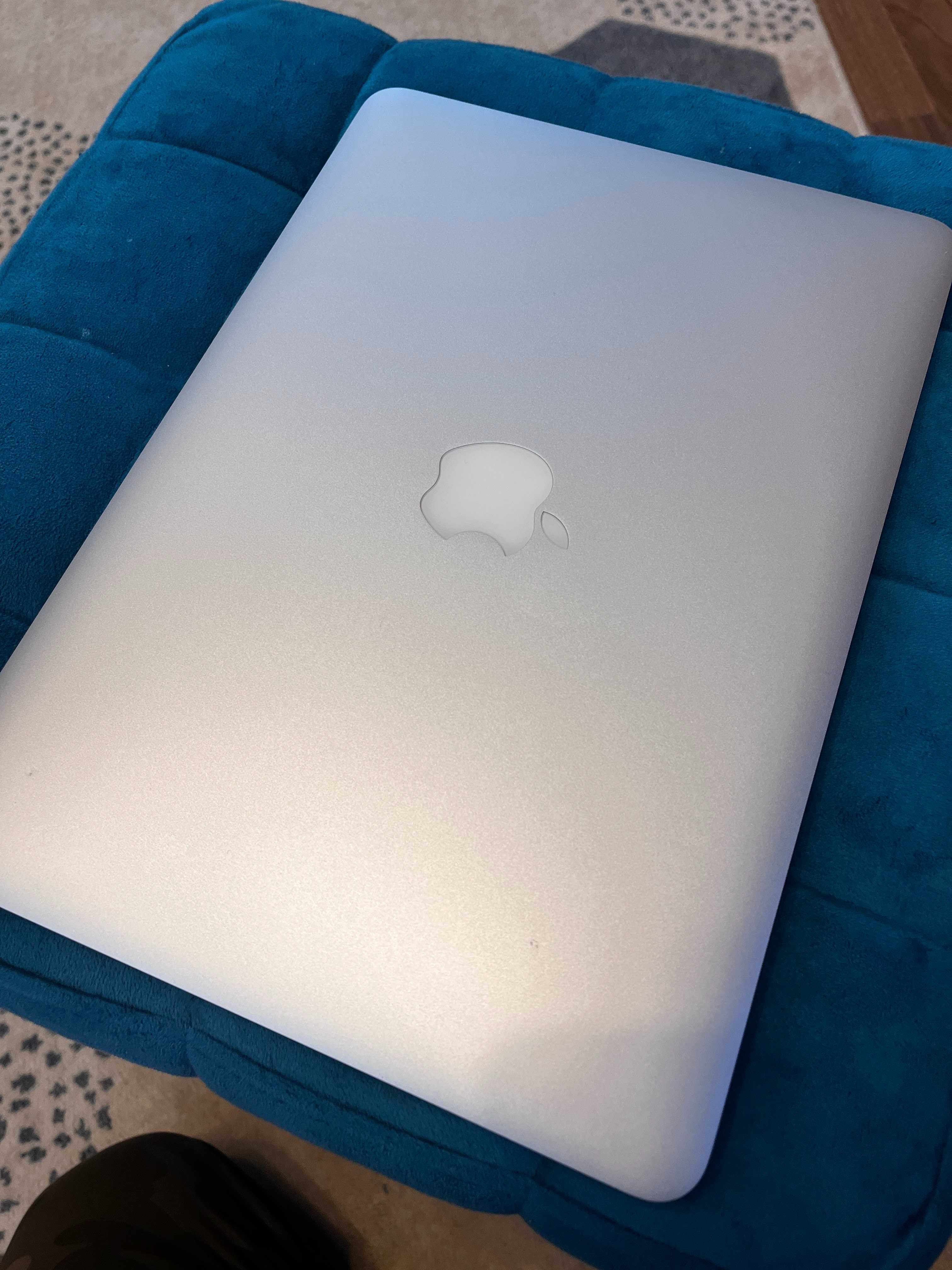 MacBook Pro 13 2015 Retina i5 2,7 GHz, 8GB, SSD 256 GB. IMPECABIL