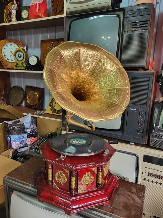 Грамофон продам в отличном состояние