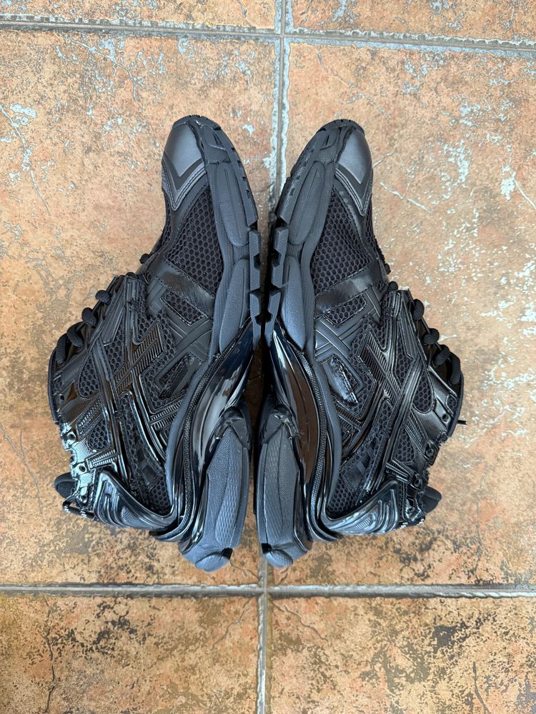 Adidasi Balenciaga Runner Negri „Triple Black”