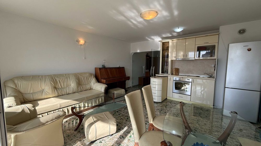 Продава се Тристаен апартамент в Варна, Бриз - 112 кв.м за 1608 €/кв.м - Снимка #8