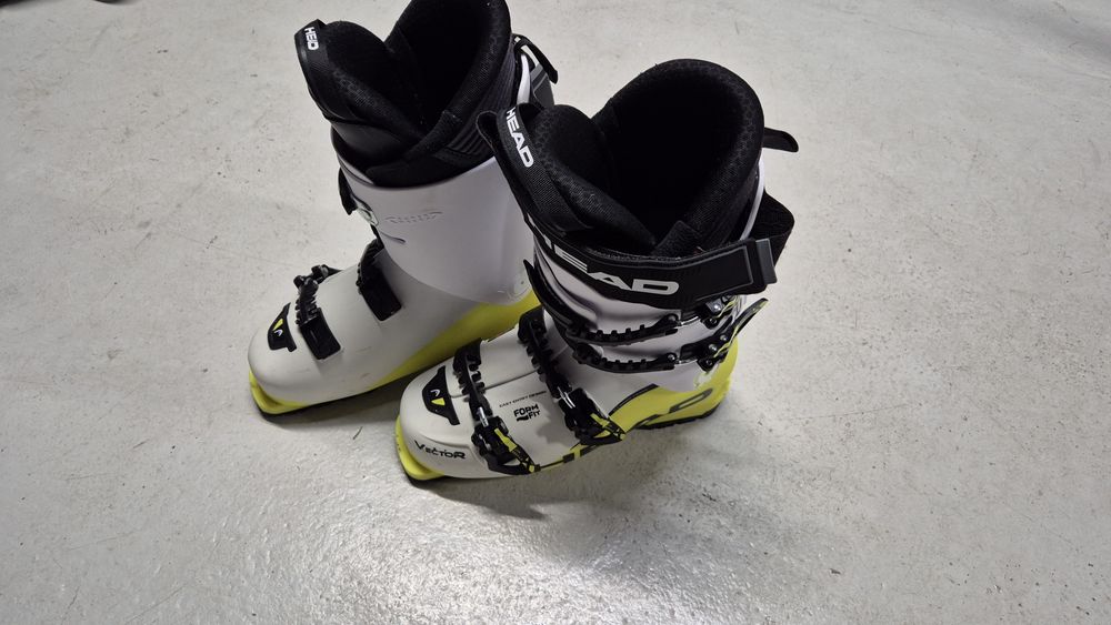 Vând clapari Head Vector marimea 26.5/43/9-9.95 Flex 110