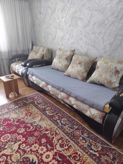 Диван и 2 кресла 40тыс, стол 10тыс, газовая плита с эл духовкой 25 тыс