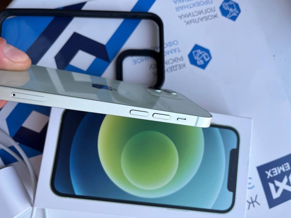 iPhone 12 в отличном состояниии