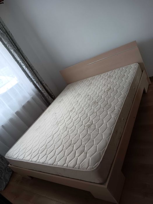 Pat dormitor in stare buna
