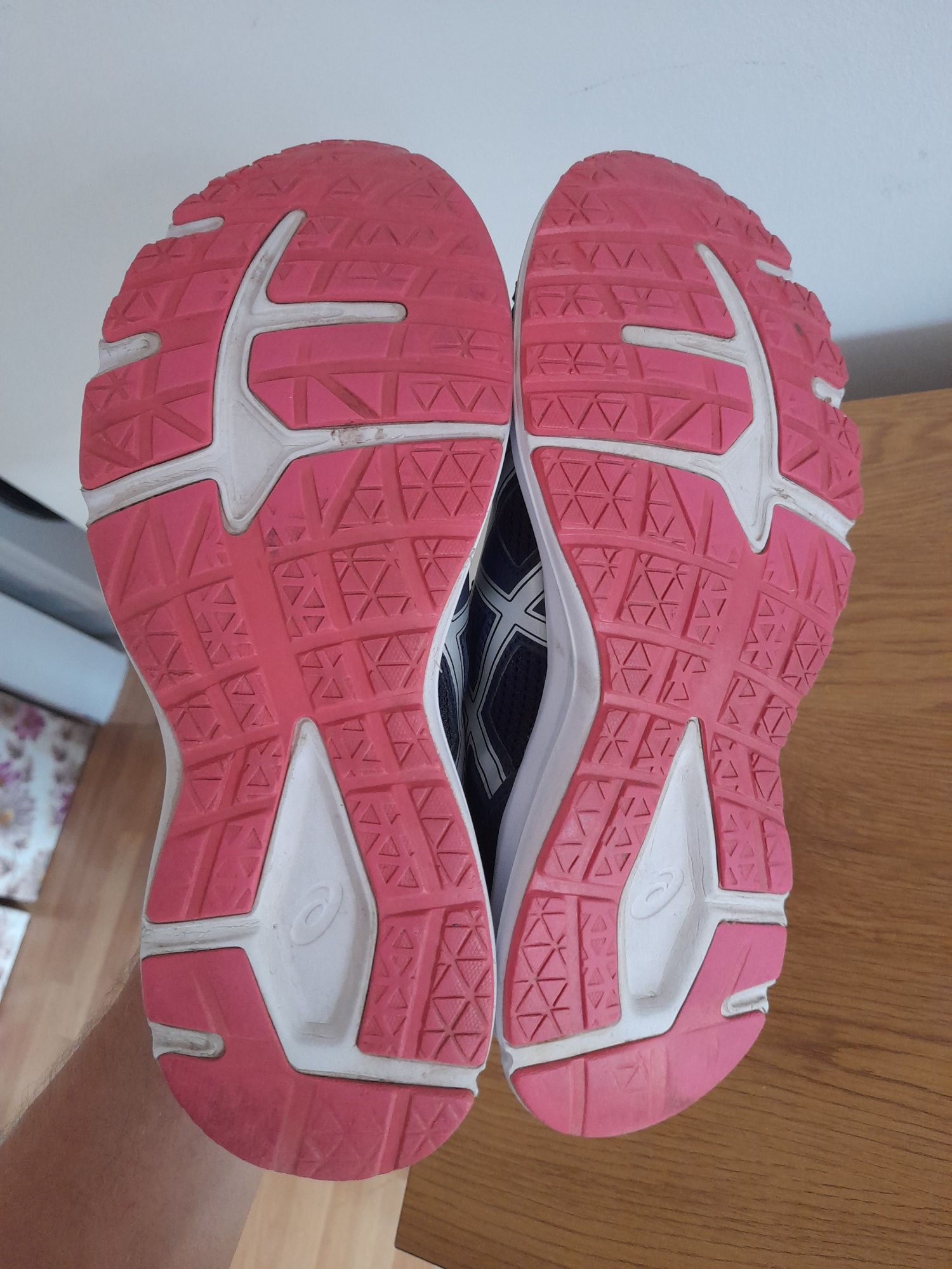 Incaltaminte Asics nr 39