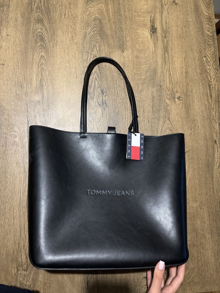 Оригинална чанта Tommy Filfiger Jeans