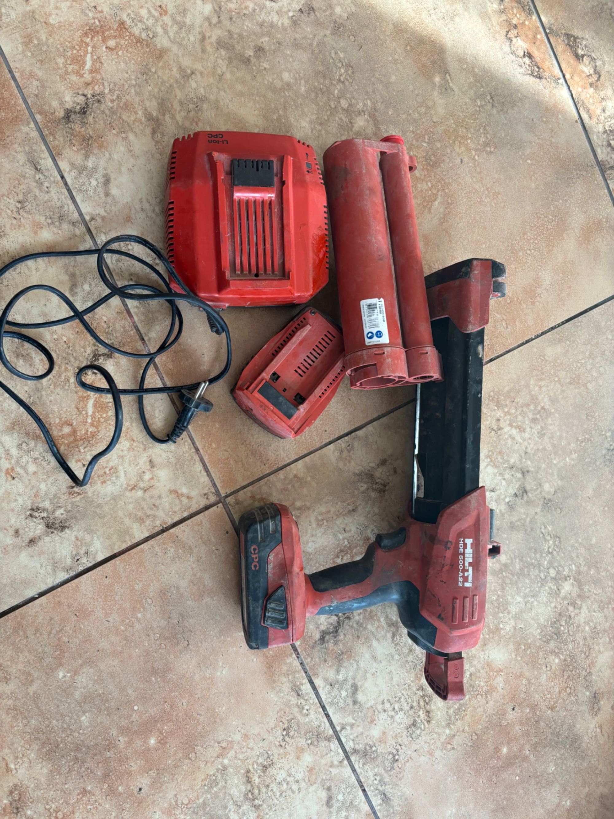 Pistol hilti HDE 500-A22 +10 tuburi ancora chimică