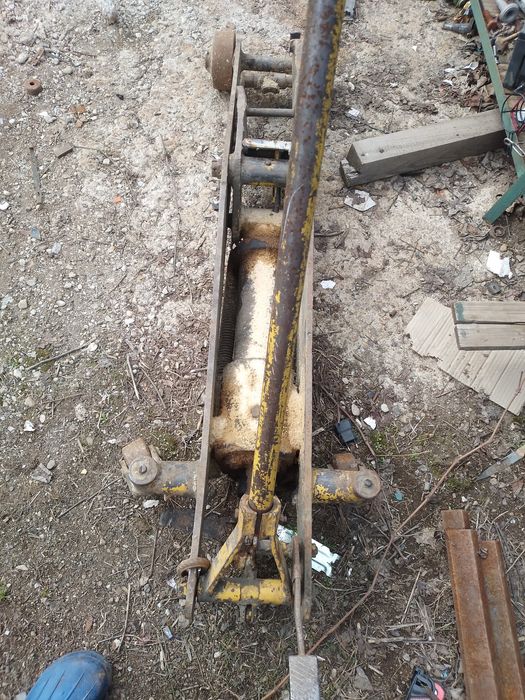 Ceas mecanic zaria cric haragaz cu   4 ochiuri si cuptor functional