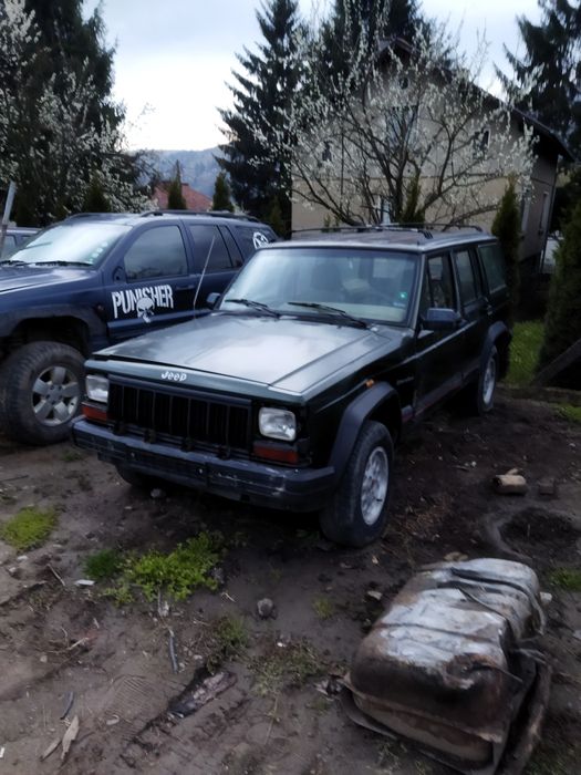 Джеп чероки 2.5  дизел на части 90 год