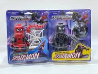 Светеща фигурка Спайдърмен с аксесоари Spiderman