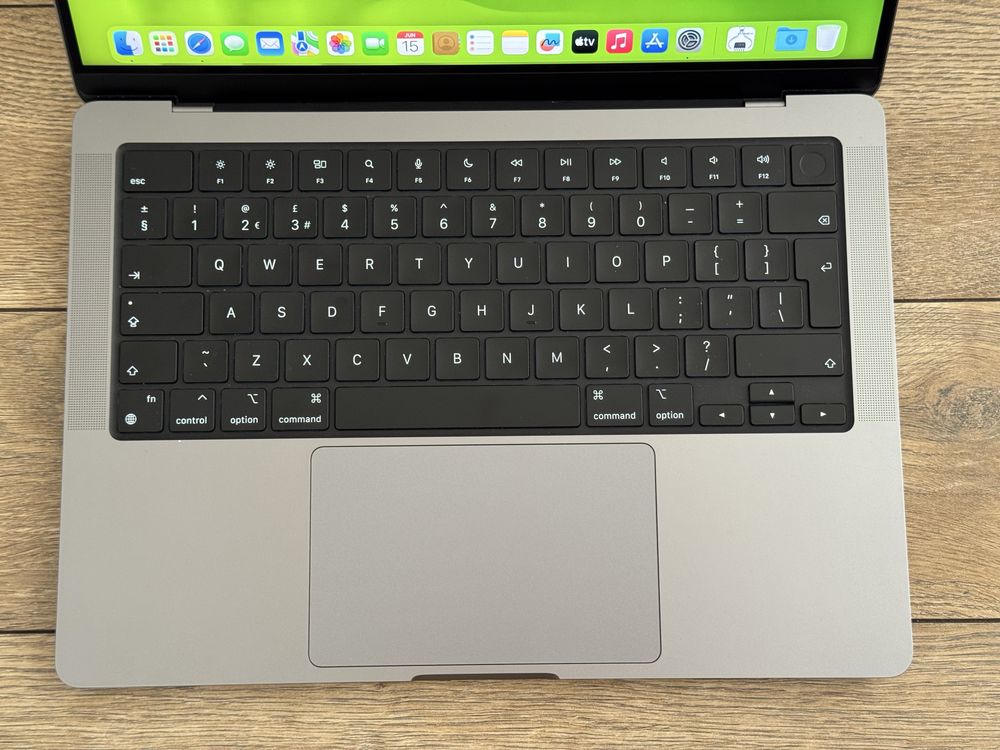 MacBook Pro 14" M3 512GB SSD SpaceGray Гаранция