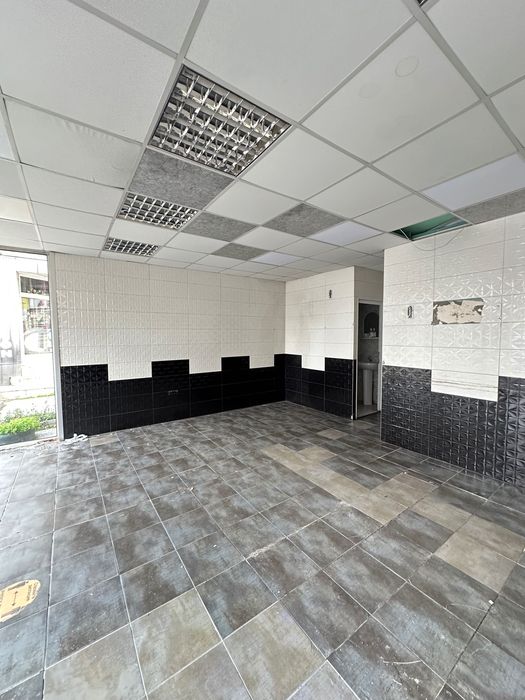 Самостоятелен търговски обект широк център