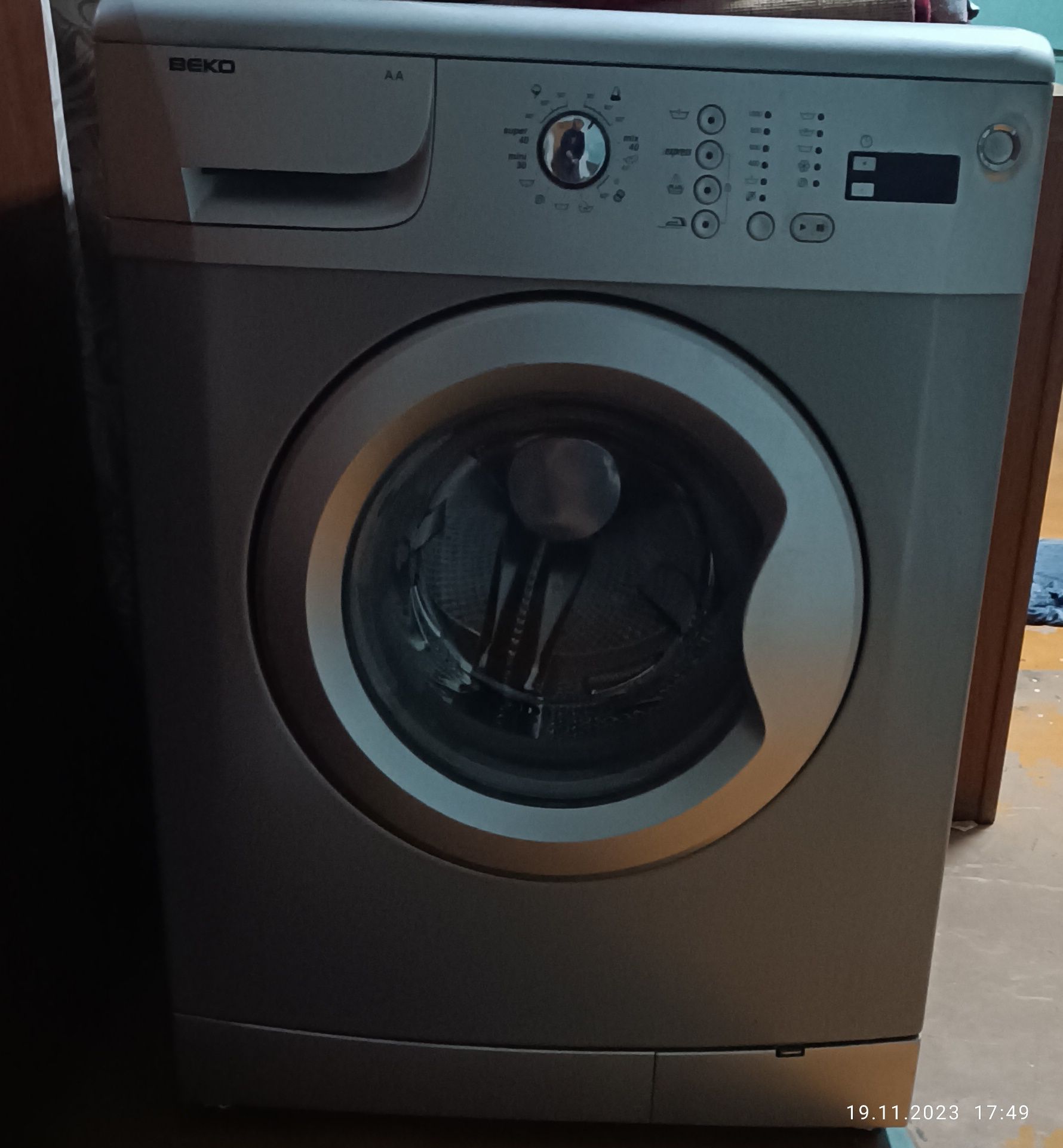 Продаю стиральную машину автоматBEKO. 5кг