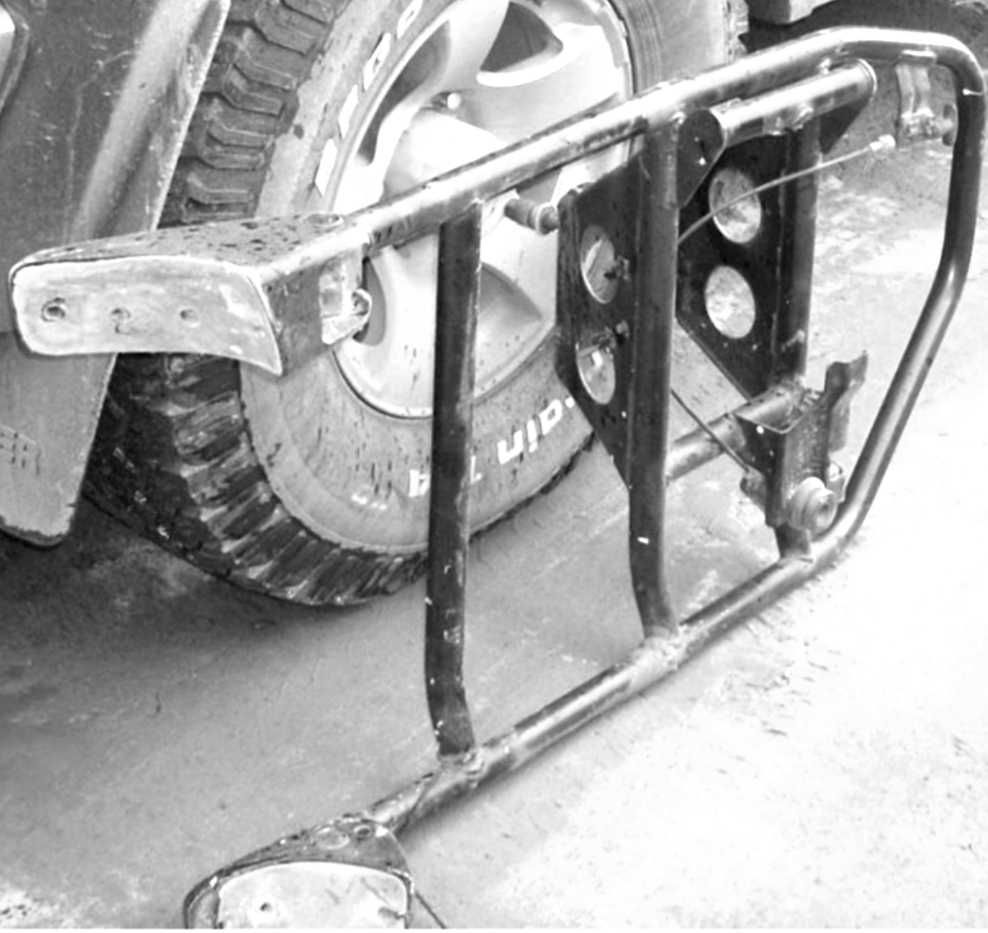 Калитка - крепление для запасного колеса на Toyota Land Cruiser 80