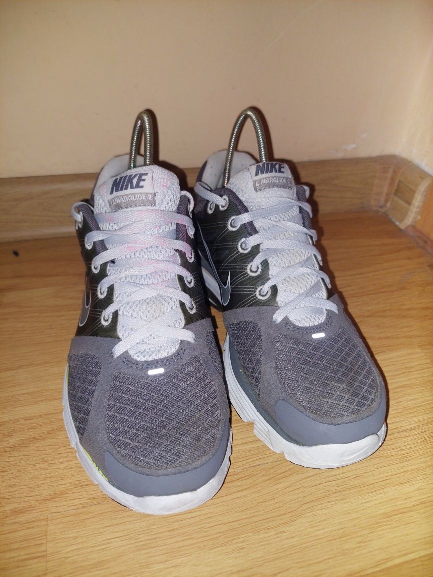 Оригинални  дамски маратонки Nike